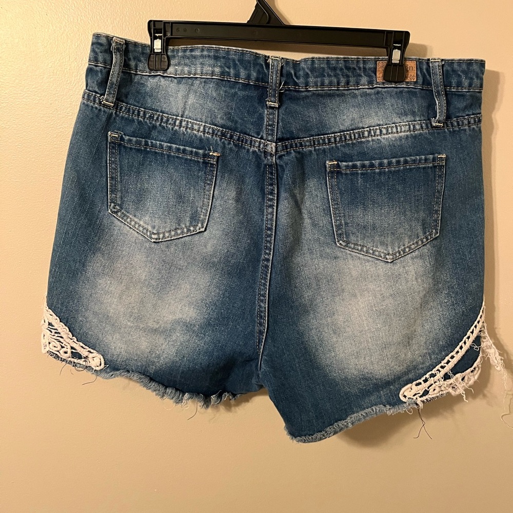 Reign shorts - Picture 3 of 4
